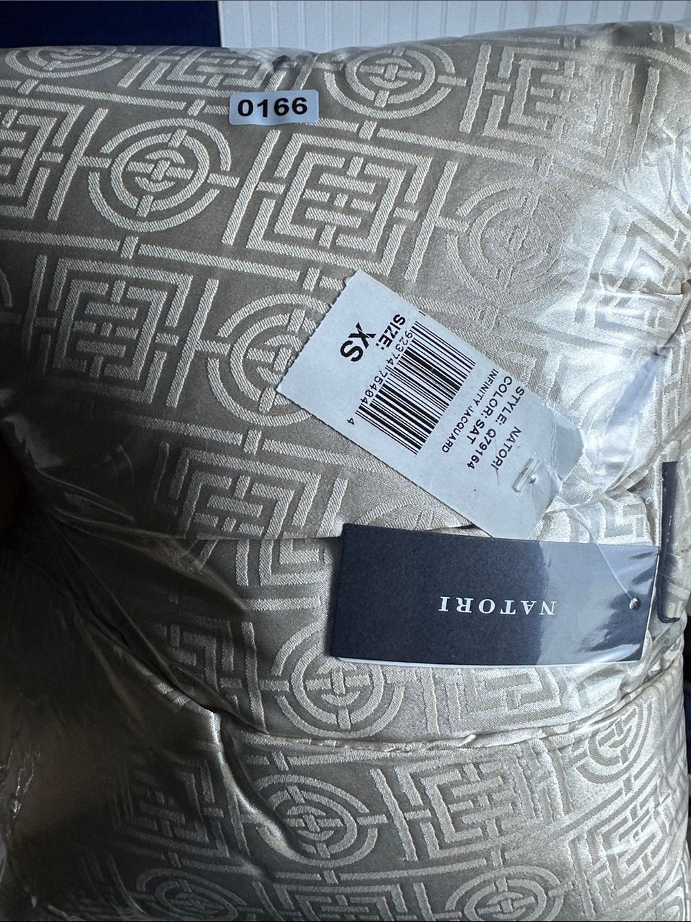 Natori Women's Infinity Jacquard Puffer Robe Color Light Taupe Size XS NWT - Picture 11 of 11
